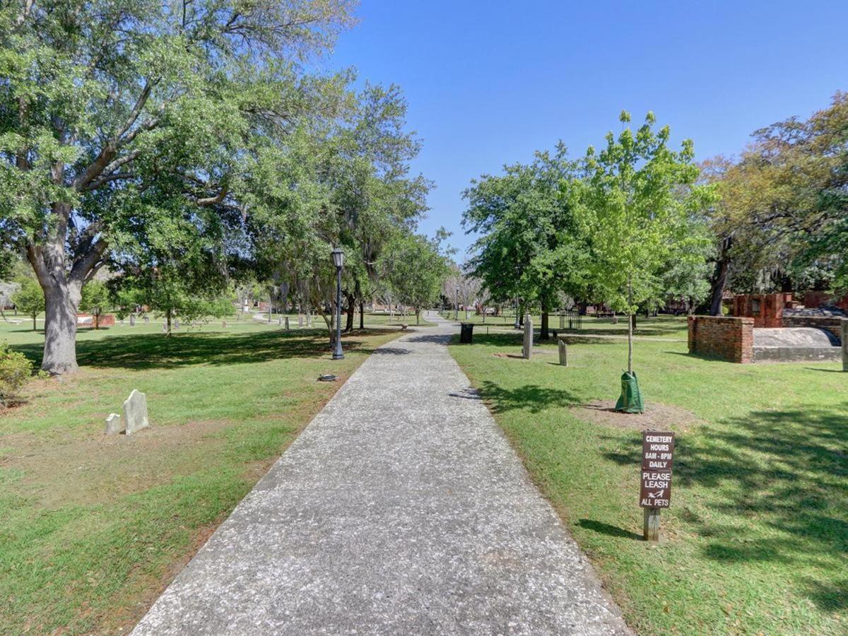 Liberty Street Retreat Villa Savannah Exterior photo